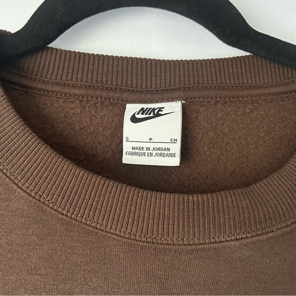 Nike Women's Oversized Crewneck Sweatshirt - Picture 2 of 3